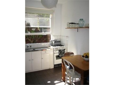 BRIGHT AND CUTE FLAT - 10 MIN WALK FROM THE BEACH