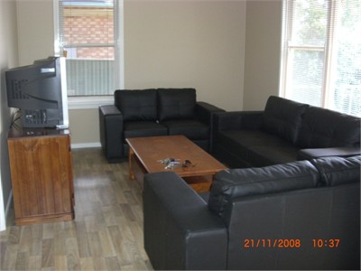 One room available in dubbo share house