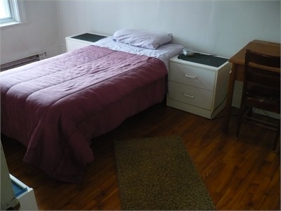 Charming! Quiet! & Friendly! MTL. Homestay/Residence!!