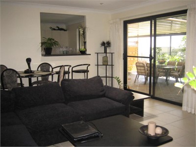 Sunshine Coast - Modern home with pool - Close to beach and shops