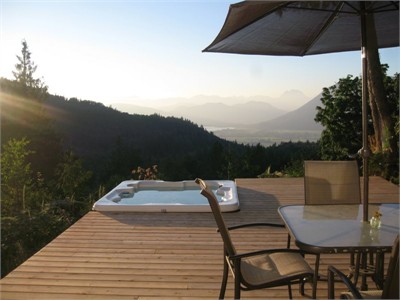 Abbotsford - Beautiful View Home on Peaceful Mountain Property
