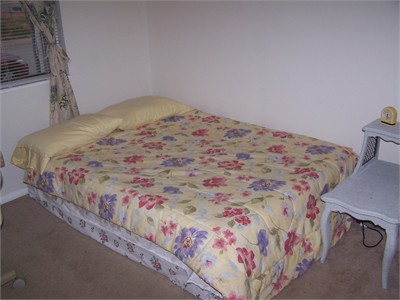 Furnished room, near by bus stop