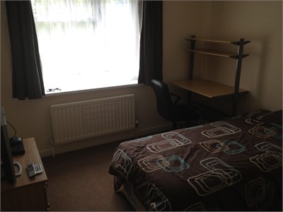 Clean, modern and spacious double room