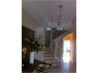 5 bedroom 2storey house. transpo & amenities vry accessible(2mins)walk