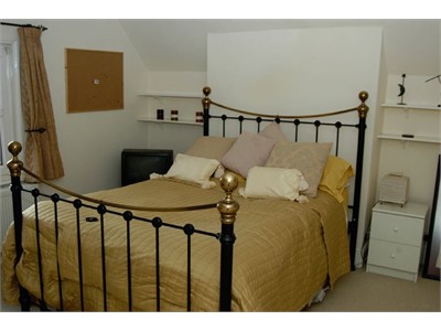 Well arranged 2brd flat available for student/professionals