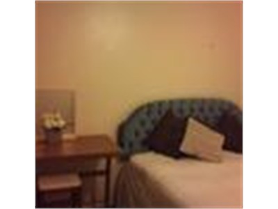 LARGE ROOM RENT IN CRAWLEY £350 PER MONTH