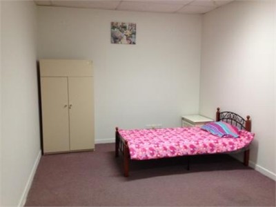 3 Room available for share in Brunswick East