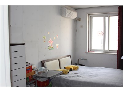 Beijing-friendly family, proficent in English, 2.5km from the subway