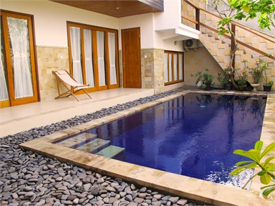 Bed rooms for share in villa with swimming pool