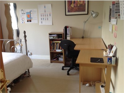 Homestay host - nottingham, friendly family in quiet residential area
