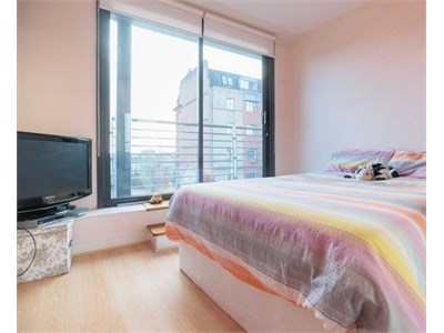 Flat in fashionable canal bank in the heart of the city