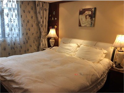 Large private bedroomQueen-size bed, delicious dinner, laundry service