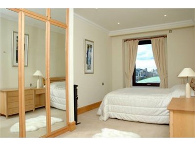 accommodation is situated in 94301 California, in the heart of Palo Al