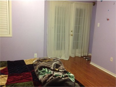 Room for rent available near GO Station (females only)
