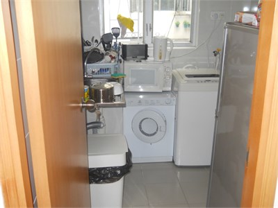 WELL  EQUIPPED  APARTMENT  IN  WAN CHAI