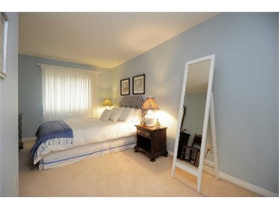 Cozy Home 4BD in City center - close to square one.