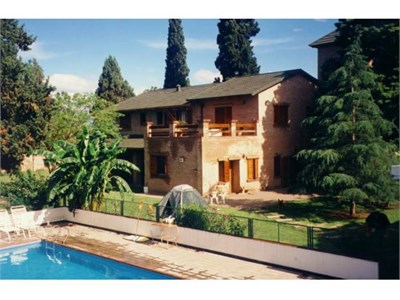 Private rooms in a huge house with pool, garden, fully furnished
