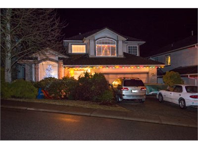 Coquitlam Homestay - 2 Rooms available, very close to Schools