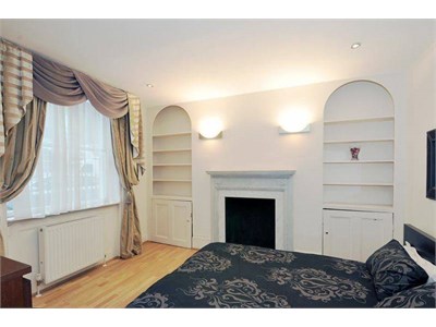 Two rooms in a modern flat just off Gower st near UCL, SOAS, LSE