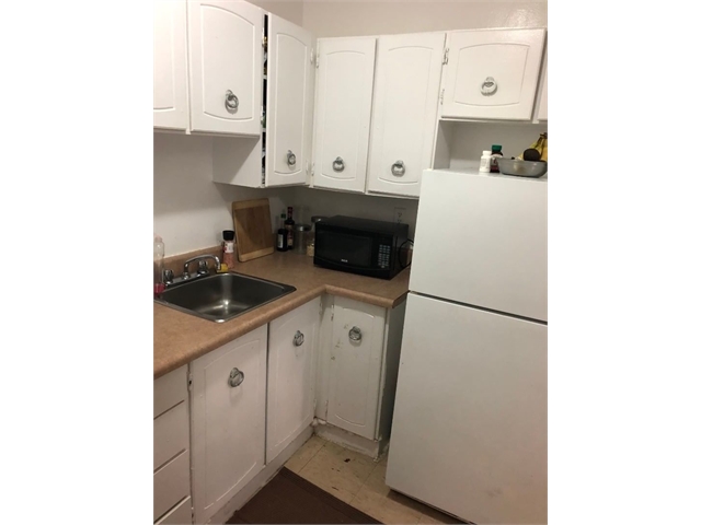 Female Roommate Needed, Downtown Apartment-Close to Eaton, Ryerson