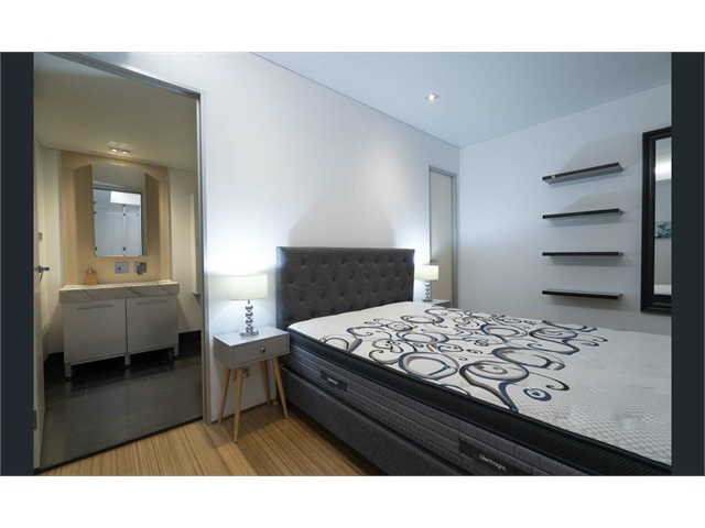 Available now Spacious 1bed in the heart of CBD