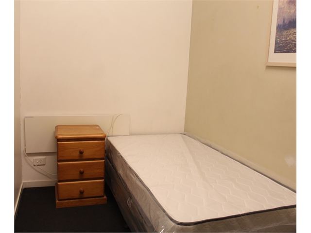Nice 2 bedroom entire furnished Melb city unit, clean, safe