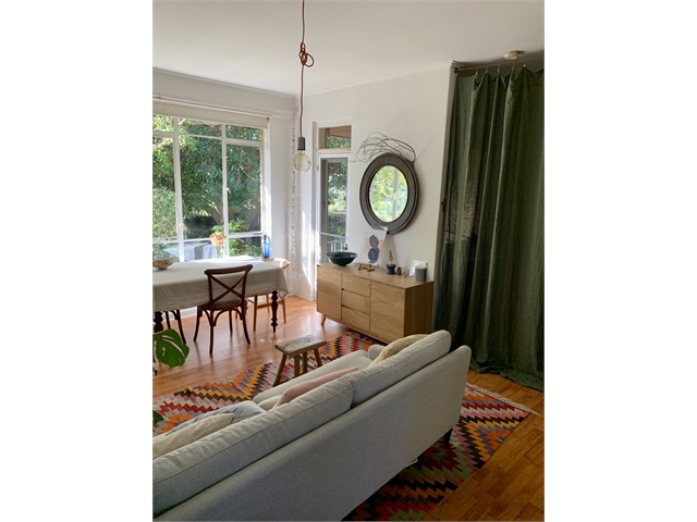 St Kilda beautiful 1950s flat with heritage listed garden