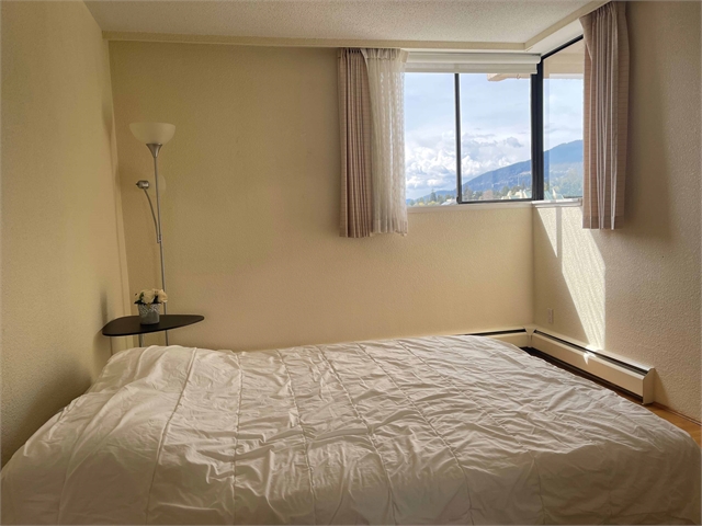 West Vancouver- Great Location- Amazing View - Female Student ONLY