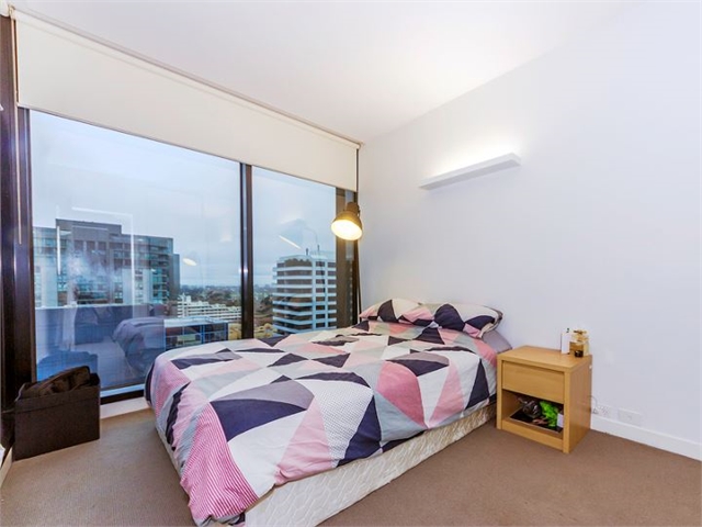 Furnished 2 Bedrooms Apartment - 15 mins by Tram direct to RMIT