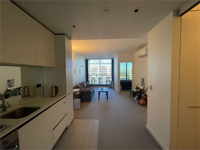 Modern 2 Bedrooms Apartment Furnished One Tram to RMIT