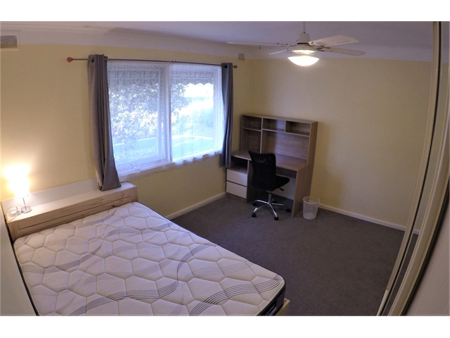 Close to public transport, walking distance to shopping center