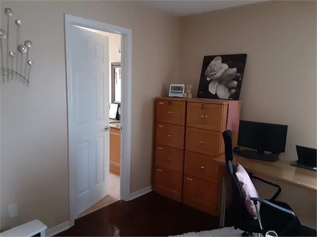 Richmond Hill Homestay - Female Only