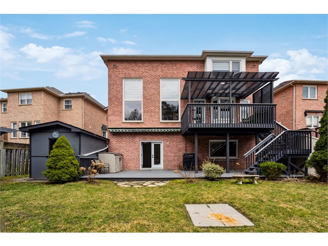 Full walkout basement in Markham - Separate kitchen and bathroom